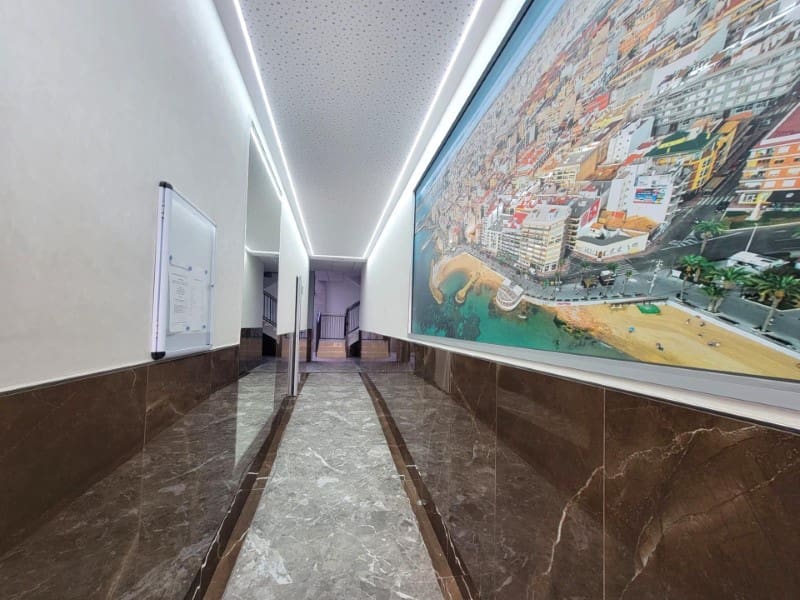 3 makuuhuone Huoneisto myytävänä paikassa Torrevieja mukana uima-altaan 
autotalli - 375 000 € (Ref: 9344938)