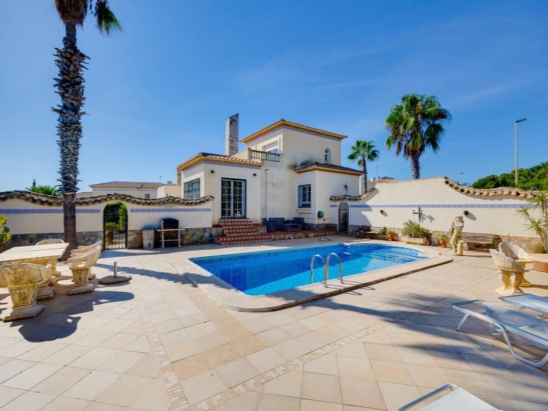 3 sovrum Villa till salu i Orihuela Costa med pool - 550 000 € (Ref: 9344939)