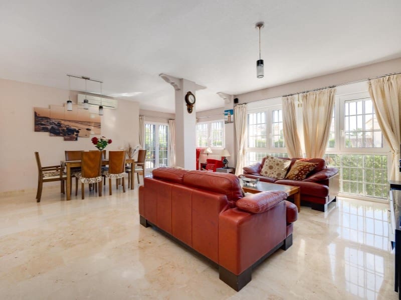 3 sovrum Villa till salu i Orihuela Costa med pool - 550 000 € (Ref: 9344939)