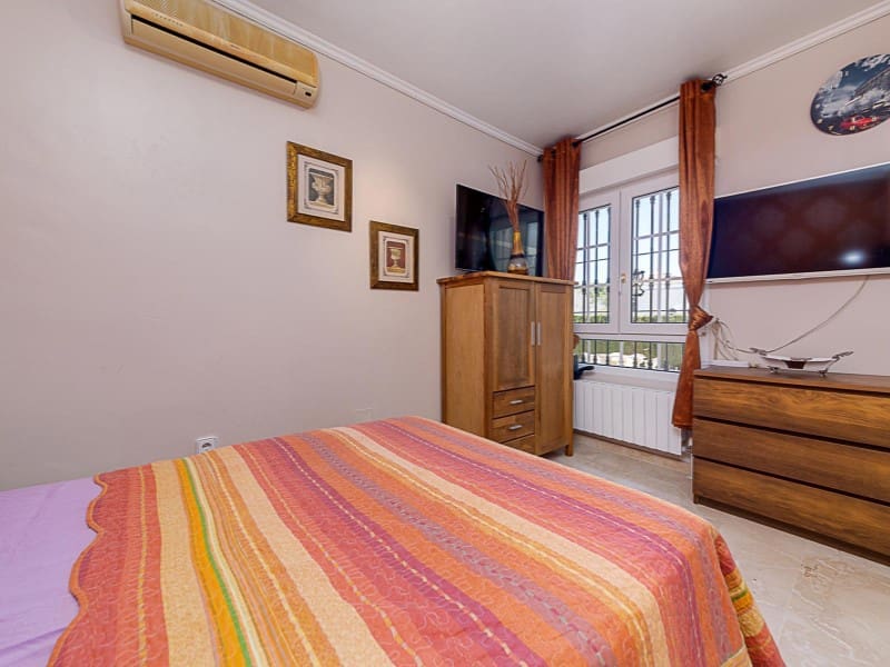 3 sovrum Villa till salu i Orihuela Costa med pool - 550 000 € (Ref: 9344939)