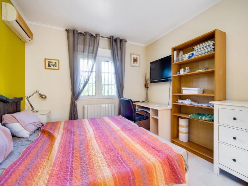 3 sovrum Villa till salu i Orihuela Costa med pool - 550 000 € (Ref: 9344939)