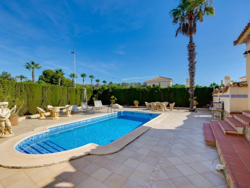 3 sovrum Villa till salu i Orihuela Costa med pool - 550 000 € (Ref: 9344939)