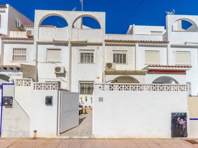 2 bedroom Townhouse for sale in Nueva Torrevieja, Torrevieja with pool - € 159,000 (Ref: 9356342)