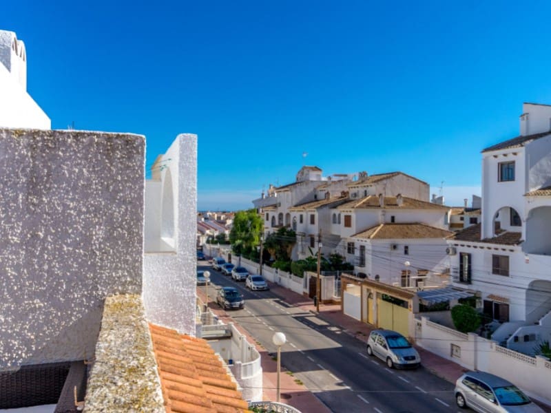 2 bedroom Townhouse for sale in Torrevieja with pool - € 159,000 (Ref: 9356342)