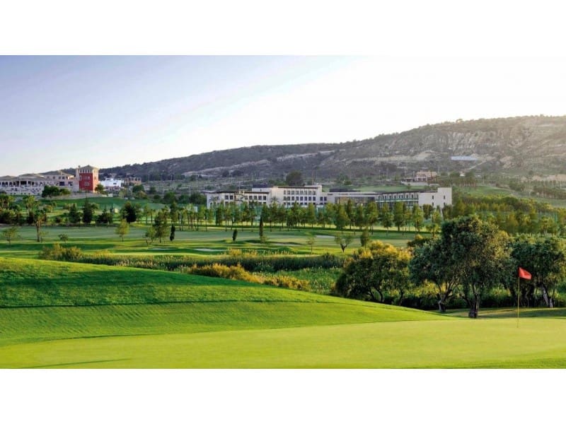 3 soveværelse Villa til salg i Algorfa med swimmingpool - € 599.000 (Ref: 9362952)