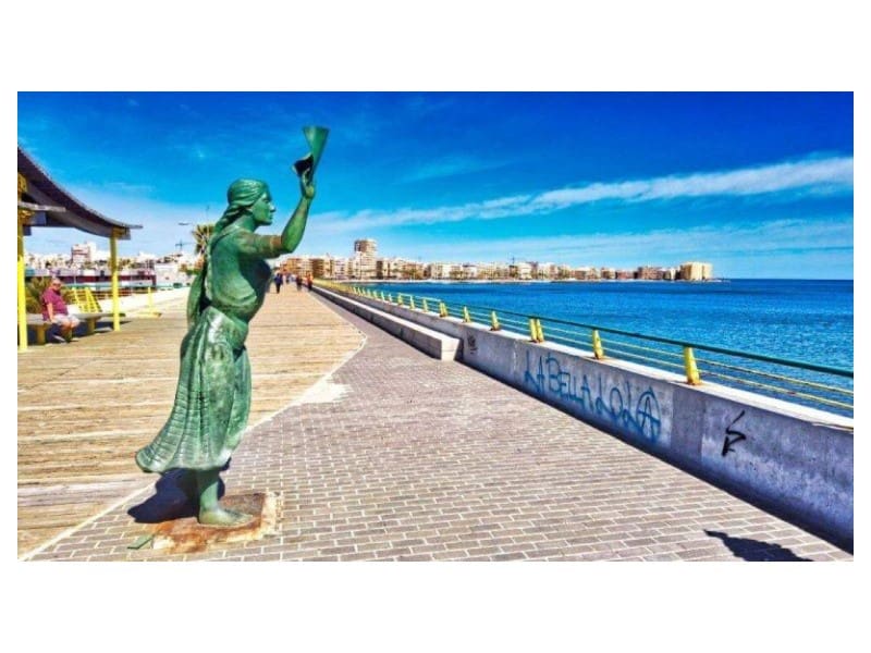 3 sypialnia Apartament na sprzedaż w Torrevieja z basenem - 439 000 € (Ref: 9369011)