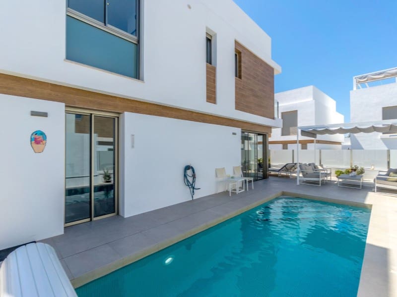 3 bedroom Villa for sale in Orihuela Costa with pool garage - € 429,000 (Ref: 9372431)