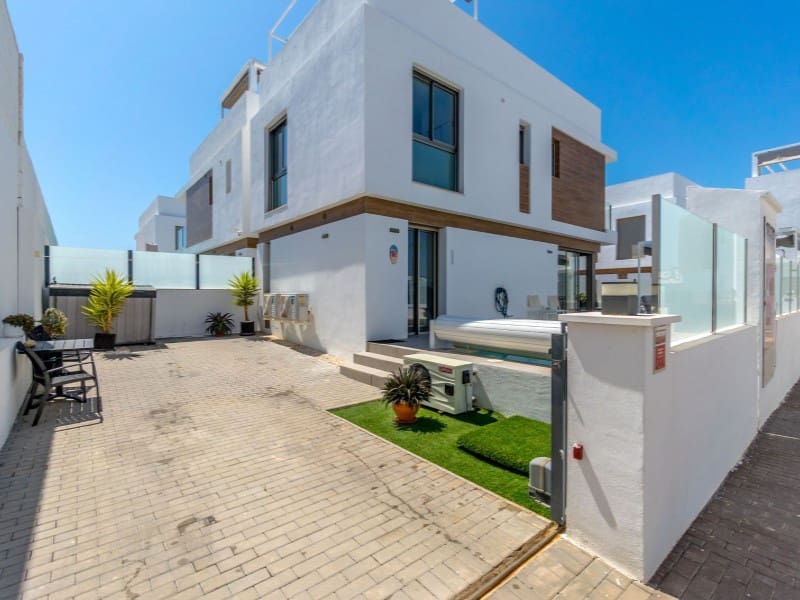 3 bedroom Villa for sale in Orihuela Costa with pool garage - € 429,000 (Ref: 9372431)