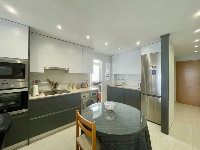 3 bedroom Apartment for sale in Torrevieja - € 329,999 (Ref: 9372441)