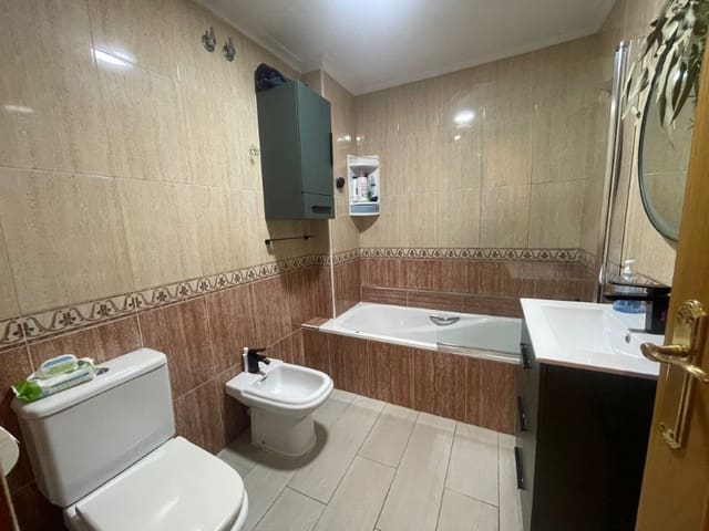 4 soverom Leilighet til salgs i Centro - Muelle Pesquero, Torrevieja med garasje - € 277 000 (Ref: 9383298)