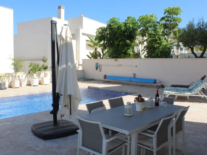 3 quarto Moradia para venda em San Miguel de Salinas com piscina - 429 000 € (Ref: 9396607)