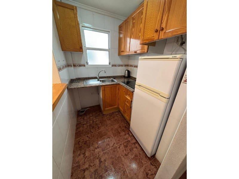 Apartamento de 2 habitaciones en Torrevieja en venta - 119.900 € (Ref: 9396608)