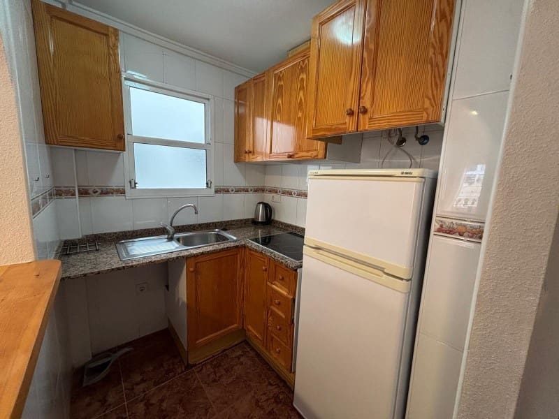 Apartamento de 2 habitaciones en Torrevieja en venta - 119.900 € (Ref: 9396608)