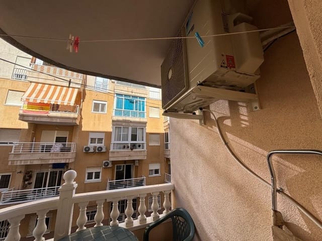 Apartamento de 2 habitaciones en Avenida Habaneras - Curva de Palangre, Torrevieja en venta - 119.900 € (Ref: 9396608)