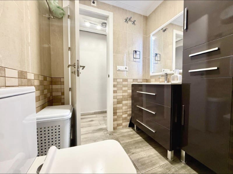 2 soverom Leilighet til salgs i Torrevieja med svømmebasseng - € 147 900 (Ref: 9396610)