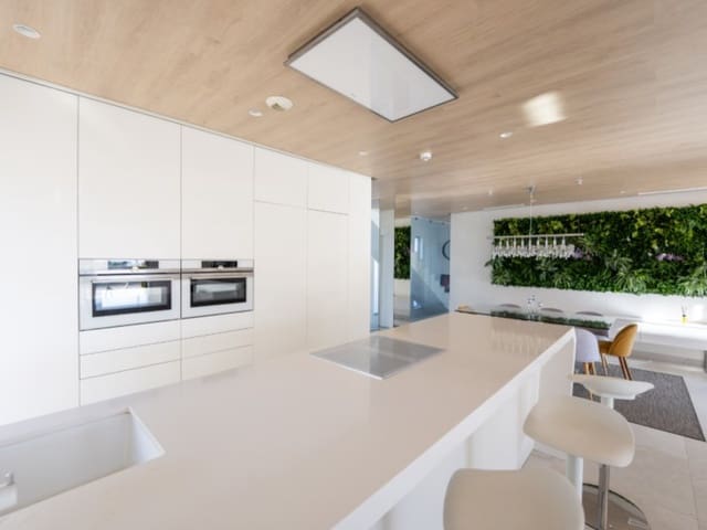 4 bedroom Villa for sale in Aguamarina, Orihuela with garage - € 1,950,000 (Ref: 9396614)