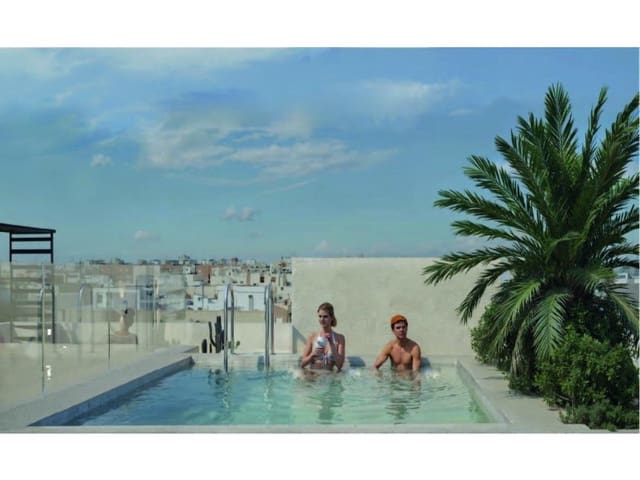 2 quarto Penthouse para venda em Las Piscinas Naturales, Torrevieja com piscina - 538 000 € (Ref: 9396616)