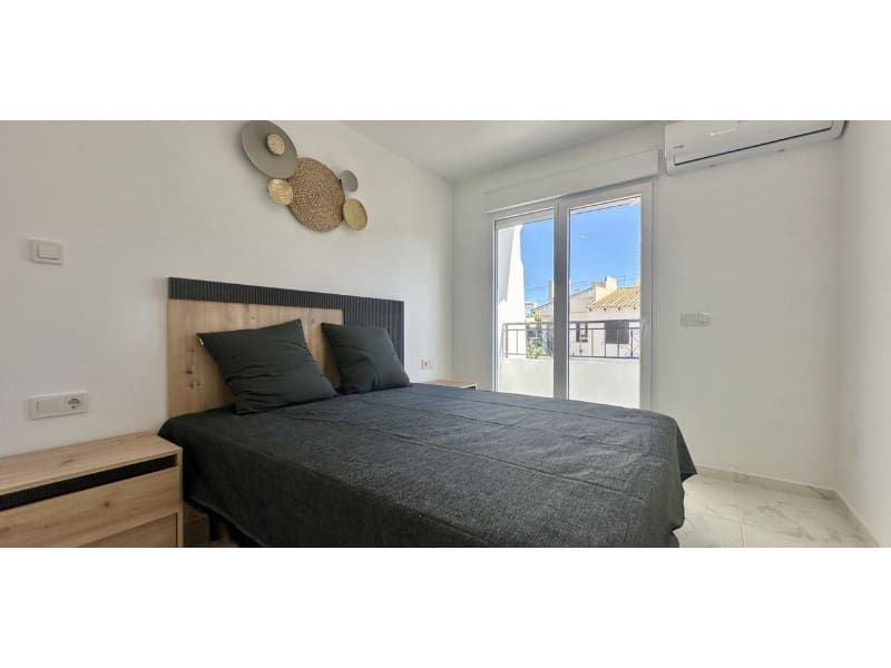 3 quarto Casa em Banda para venda em Torrevieja - 229 000 € (Ref: 9398393)