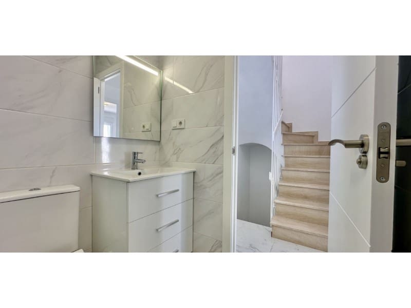 3 quarto Casa em Banda para venda em Torrevieja - 229 000 € (Ref: 9398393)
