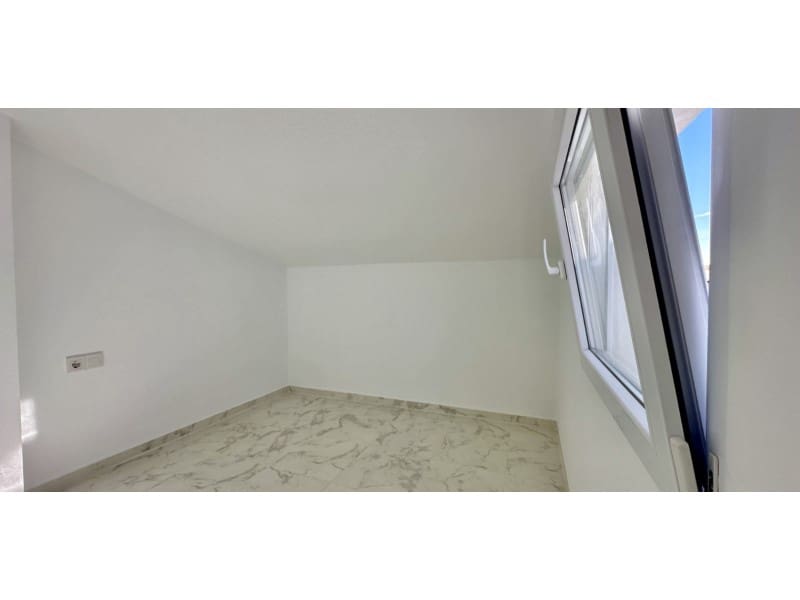 3 quarto Casa em Banda para venda em Torrevieja - 229 000 € (Ref: 9398393)