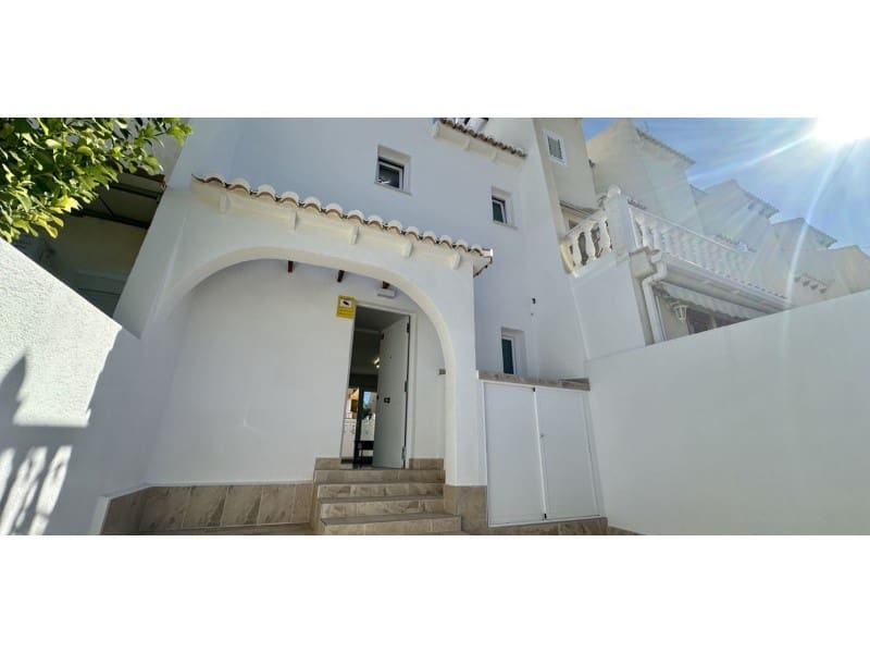 3 quarto Casa em Banda para venda em Torrevieja - 229 000 € (Ref: 9398393)