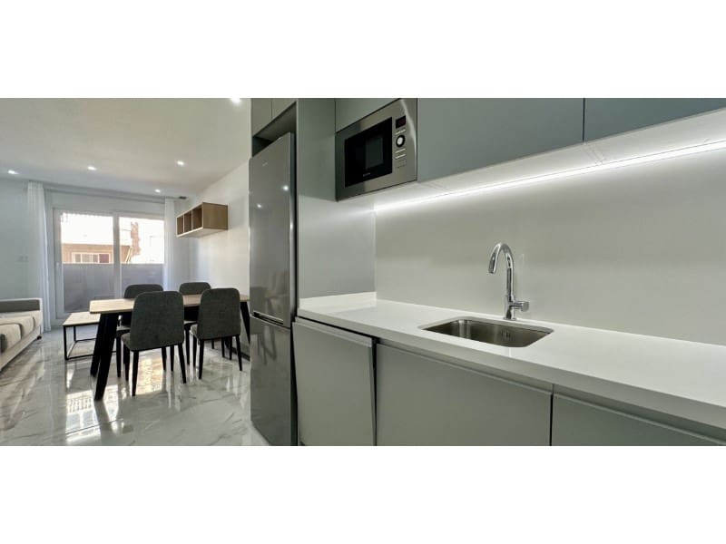 2 sovrum Lägenhet till salu i Torrevieja - 239 000 € (Ref: 9398394)