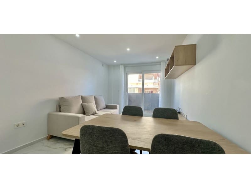 2 sovrum Lägenhet till salu i Torrevieja - 239 000 € (Ref: 9398394)