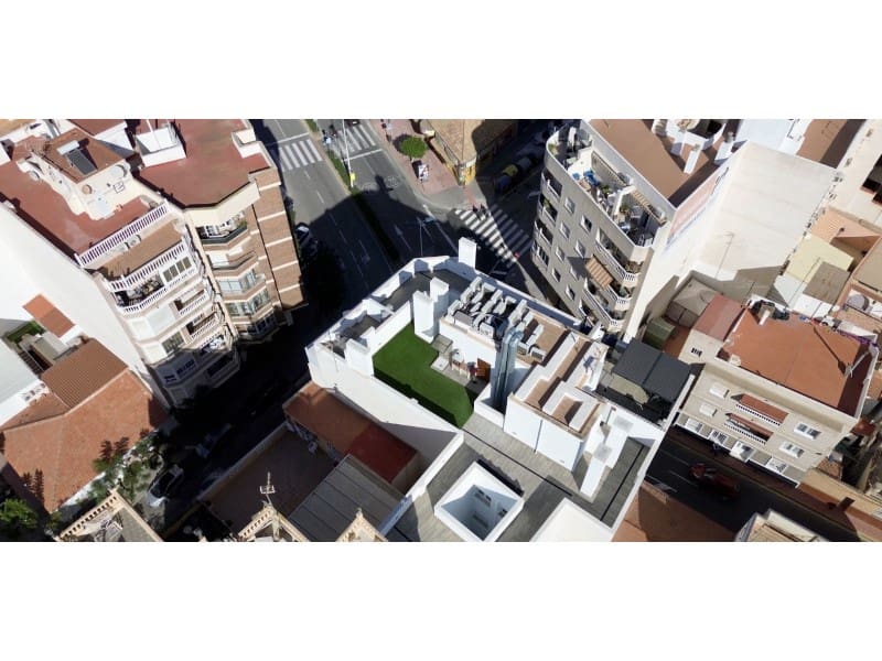 2 sovrum Lägenhet till salu i Torrevieja - 239 000 € (Ref: 9398394)