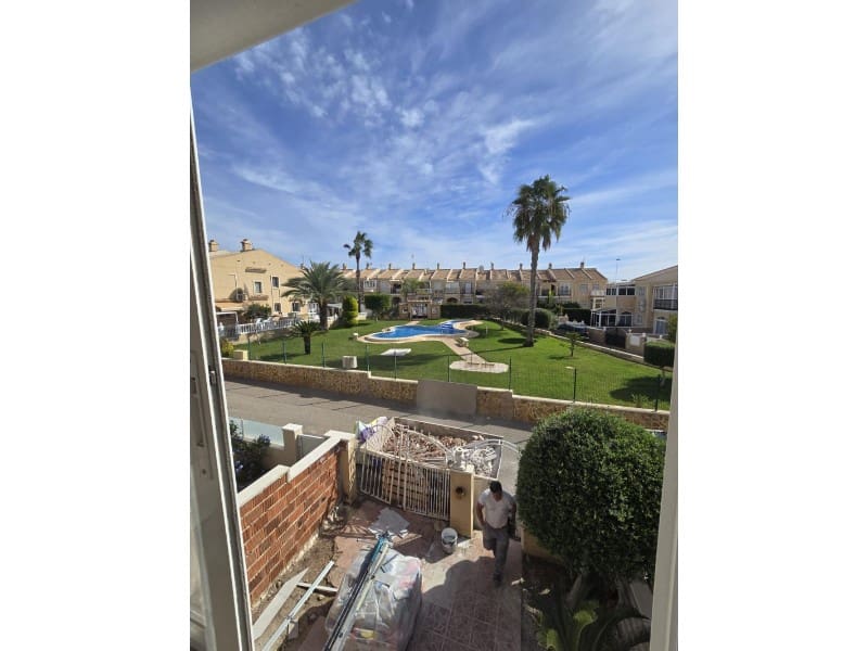 2 slaapkamer Huis te koop in Torrevieja met zwembad - € 199.600 (Ref: 9400809)