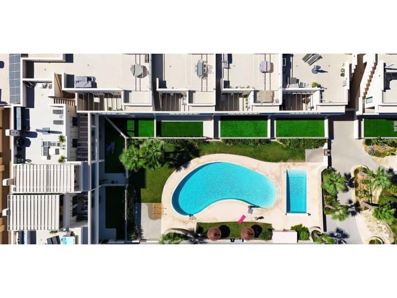 Apartamento de 2 habitaciones en Torrevieja en venta con garaje - 379.000 € (Ref: 9403727)