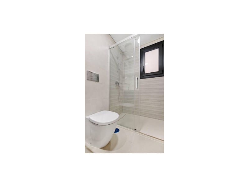 Apartamento de 2 habitaciones en Torrevieja en venta con garaje - 379.000 € (Ref: 9403727)