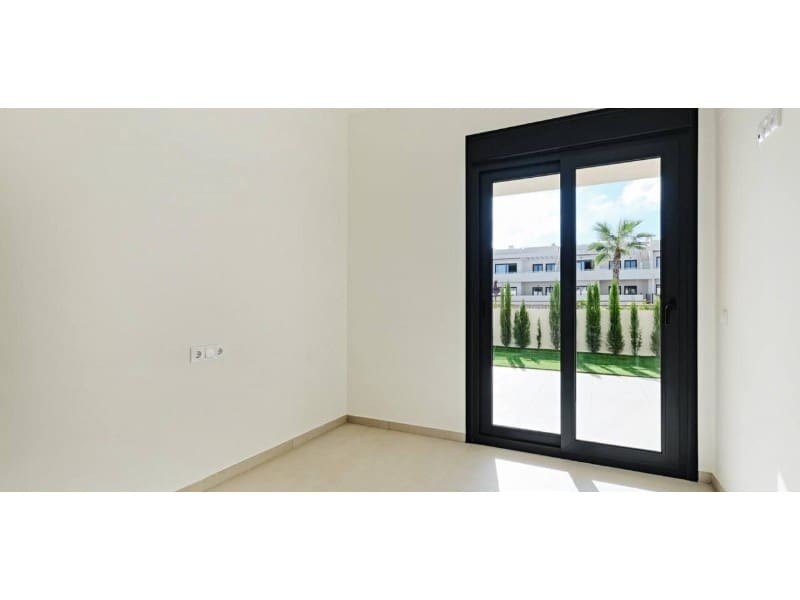 Apartamento de 2 habitaciones en Torrevieja en venta con garaje - 379.000 € (Ref: 9403727)