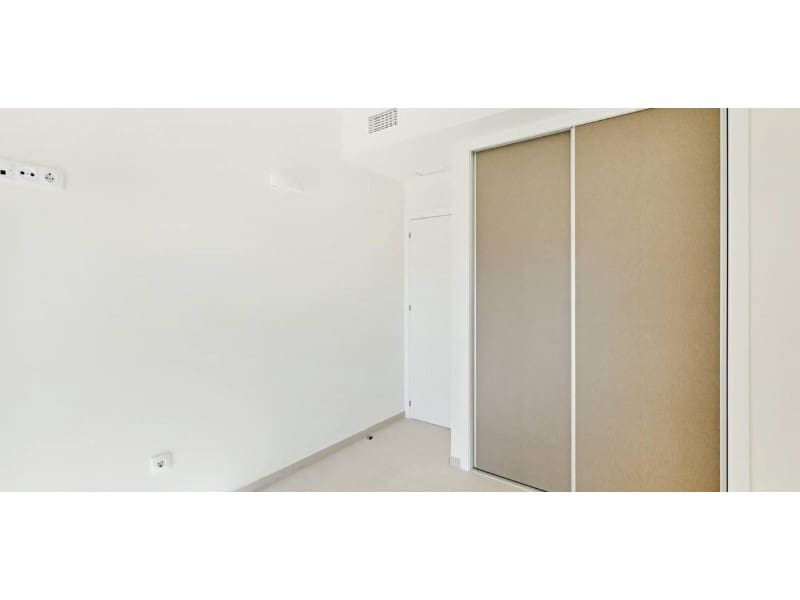 Apartamento de 2 habitaciones en Torrevieja en venta con garaje - 379.000 € (Ref: 9403727)