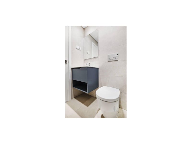 Apartamento de 2 habitaciones en Torrevieja en venta con garaje - 379.000 € (Ref: 9403727)