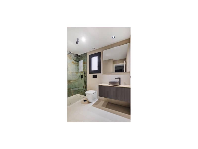 Apartamento de 2 habitaciones en Torrevieja en venta con garaje - 379.000 € (Ref: 9403727)