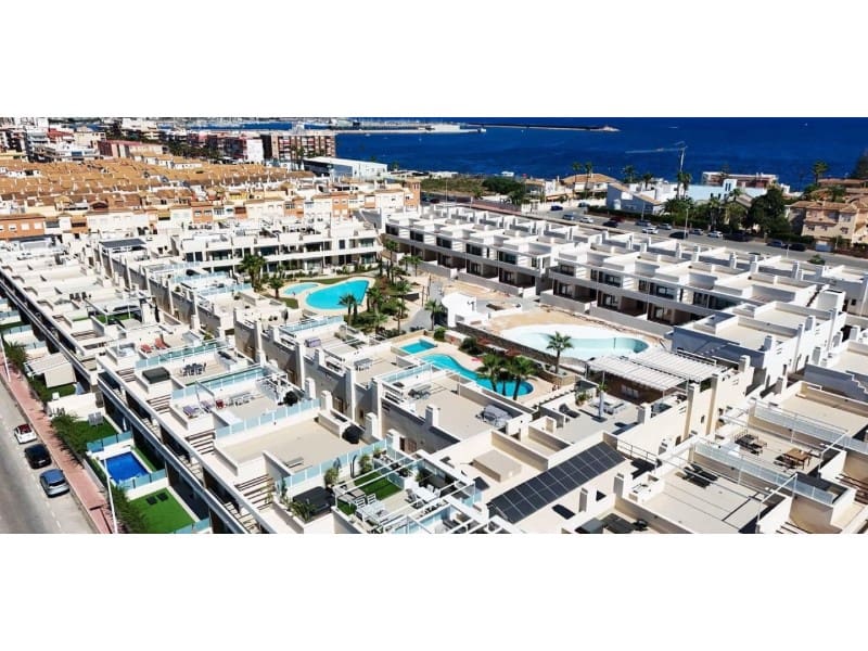 Apartamento de 2 habitaciones en Torrevieja en venta con garaje - 379.000 € (Ref: 9403727)