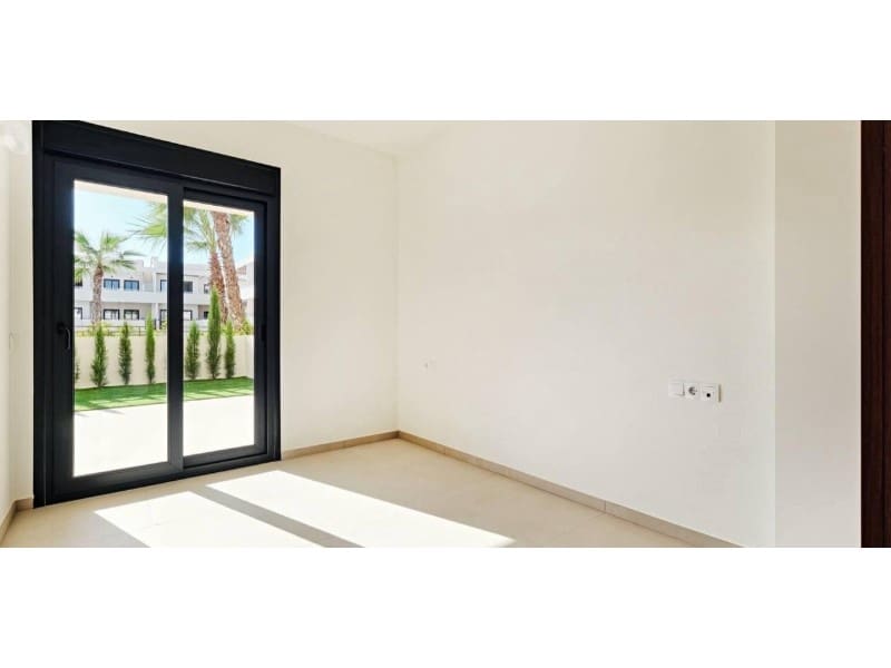 Apartamento de 2 habitaciones en Torrevieja en venta con garaje - 379.000 € (Ref: 9403727)