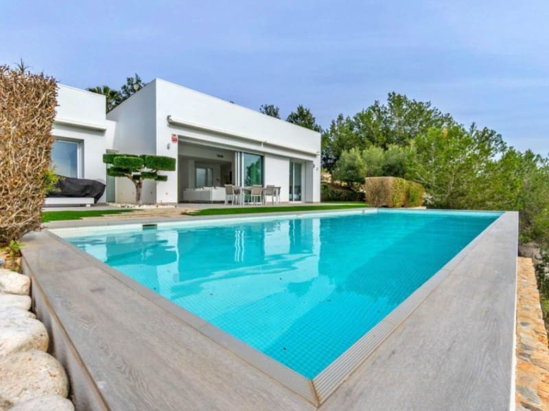 3 soverom Villa til salgs i Orihuela Costa med svømmebasseng garasje - € 945 000 (Ref: 9403731)