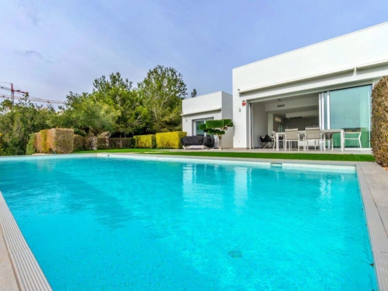 3 soverom Villa til salgs i Orihuela Costa med svømmebasseng garasje - € 945 000 (Ref: 9403731)