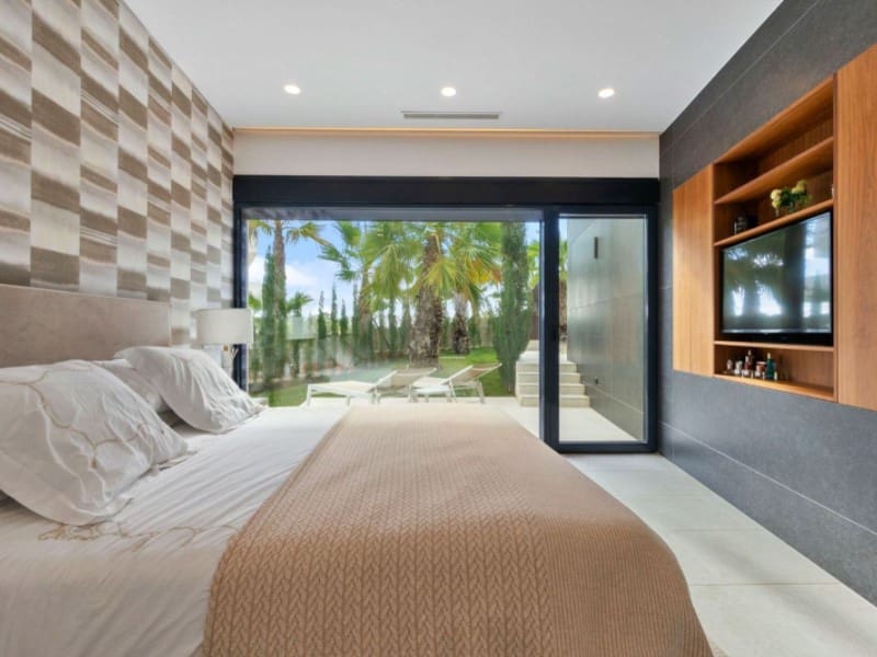 3 sypialnia Willa na sprzedaż w Orihuela Costa z basenem garażem - 1 195 000 € (Ref: 9403732)