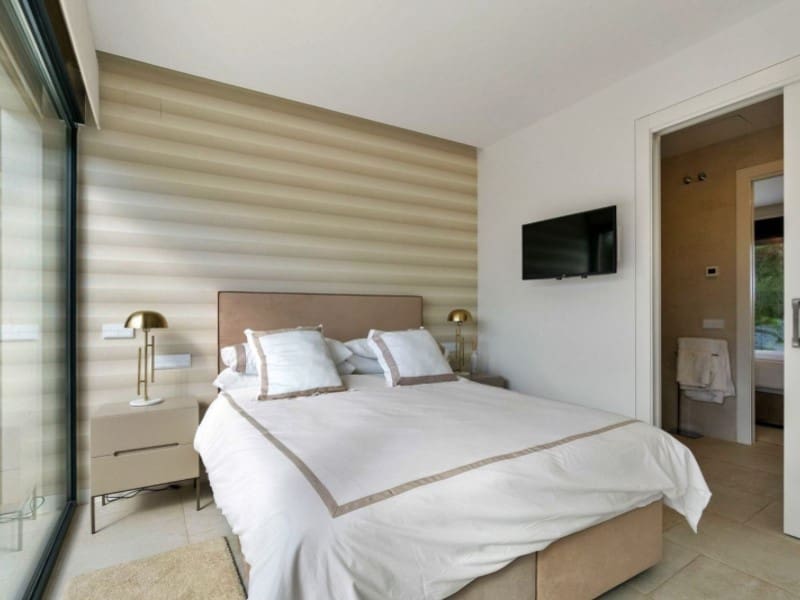 3 sypialnia Willa na sprzedaż w Orihuela Costa z basenem garażem - 1 195 000 € (Ref: 9403732)