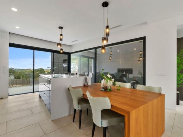 3 sypialnia Willa na sprzedaż w Las Colinas Golf, Orihuela z basenem garażem - 1 195 000 € (Ref: 9403732)