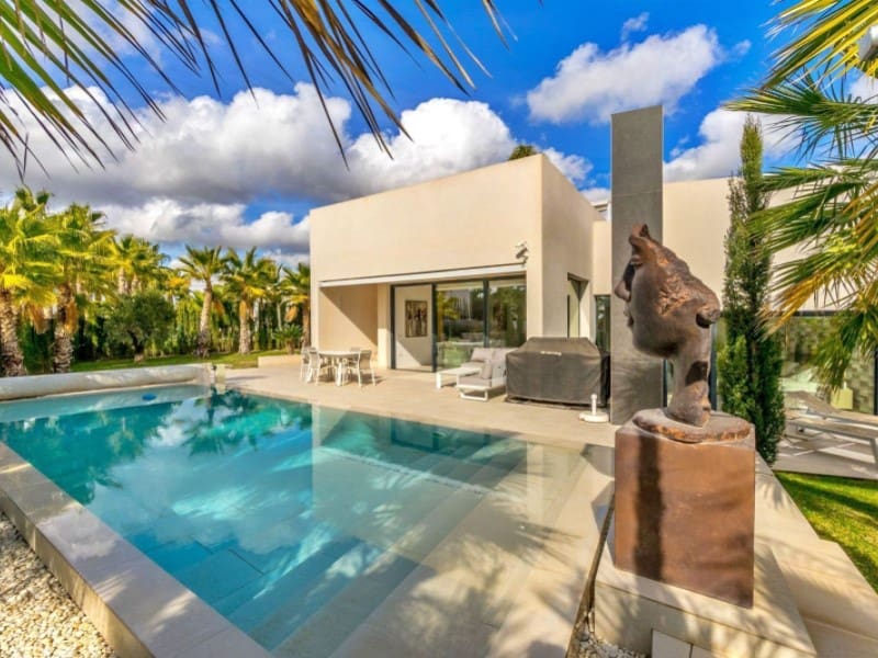 3 sypialnia Willa na sprzedaż w Orihuela Costa z basenem garażem - 1 195 000 € (Ref: 9403732)