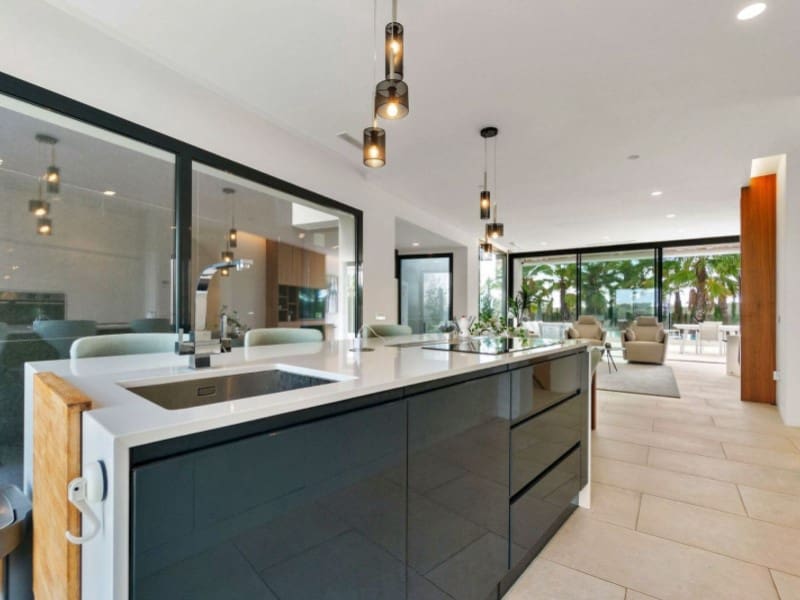 3 sypialnia Willa na sprzedaż w Orihuela Costa z basenem garażem - 1 195 000 € (Ref: 9403732)