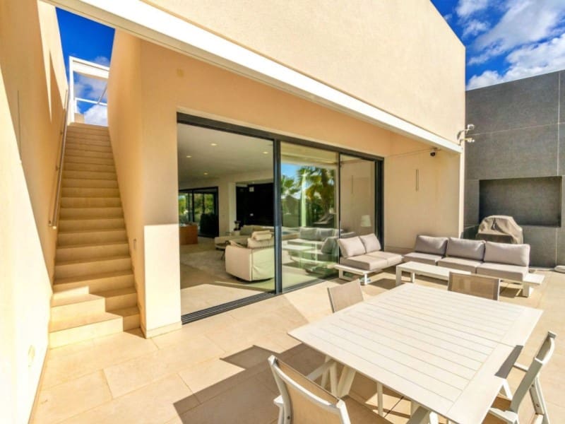 3 sypialnia Willa na sprzedaż w Orihuela Costa z basenem garażem - 1 195 000 € (Ref: 9403732)