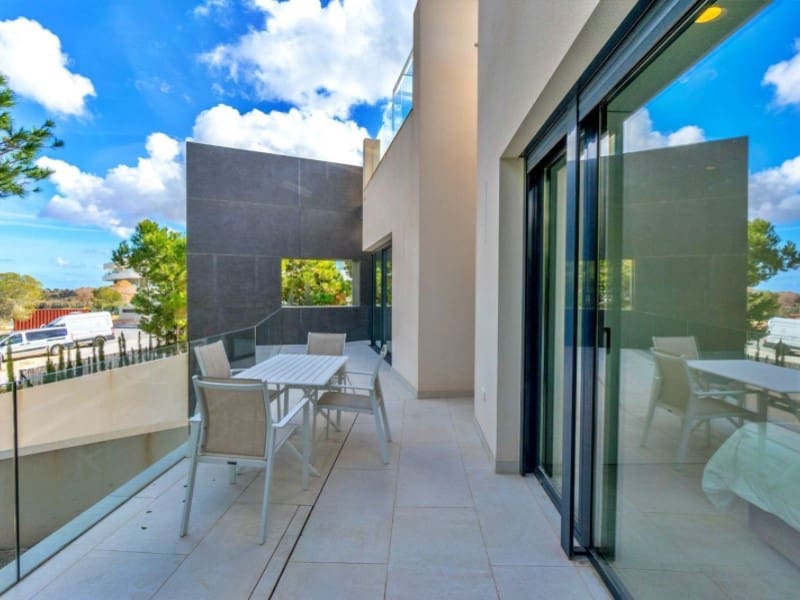 3 sypialnia Willa na sprzedaż w Orihuela Costa z basenem garażem - 1 195 000 € (Ref: 9403732)