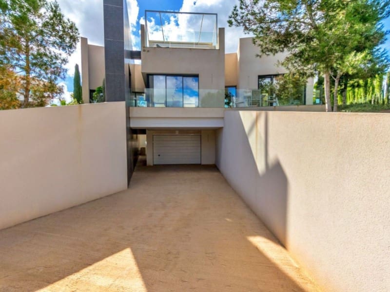 3 sypialnia Willa na sprzedaż w Orihuela Costa z basenem garażem - 1 195 000 € (Ref: 9403732)