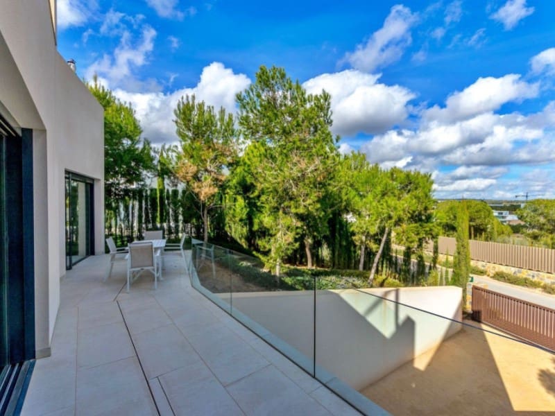 3 sypialnia Willa na sprzedaż w Orihuela Costa z basenem garażem - 1 195 000 € (Ref: 9403732)