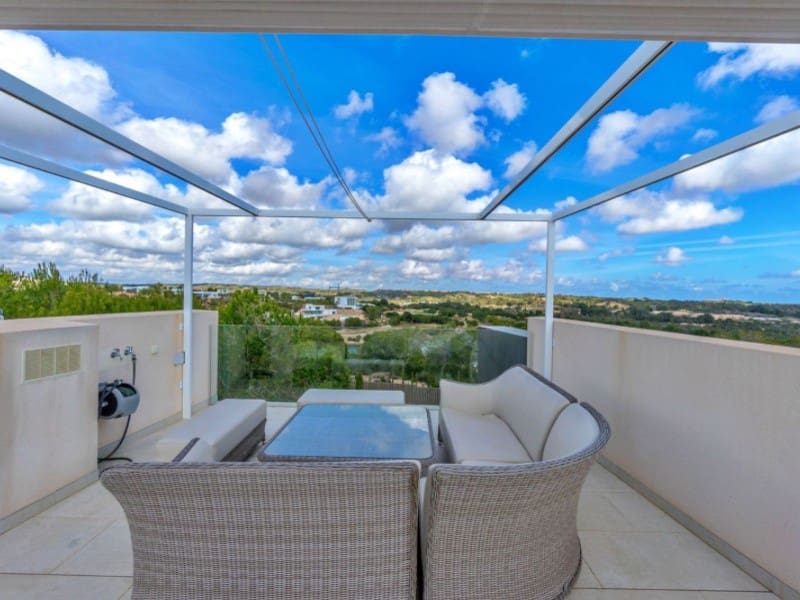 3 sypialnia Willa na sprzedaż w Orihuela Costa z basenem garażem - 1 195 000 € (Ref: 9403732)