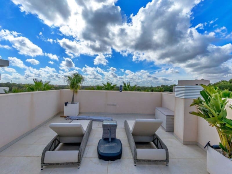 3 sypialnia Willa na sprzedaż w Orihuela Costa z basenem garażem - 1 195 000 € (Ref: 9403732)